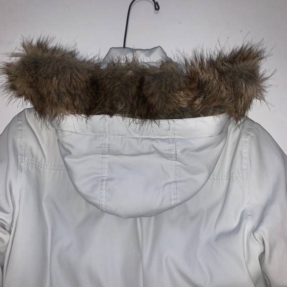 White puffer jacket with fur hood - Picture 4 of 4